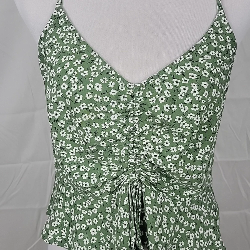 Wild Fable Size L Green Floral Cinch Front Crop Halter Top, Exc. Used Condition